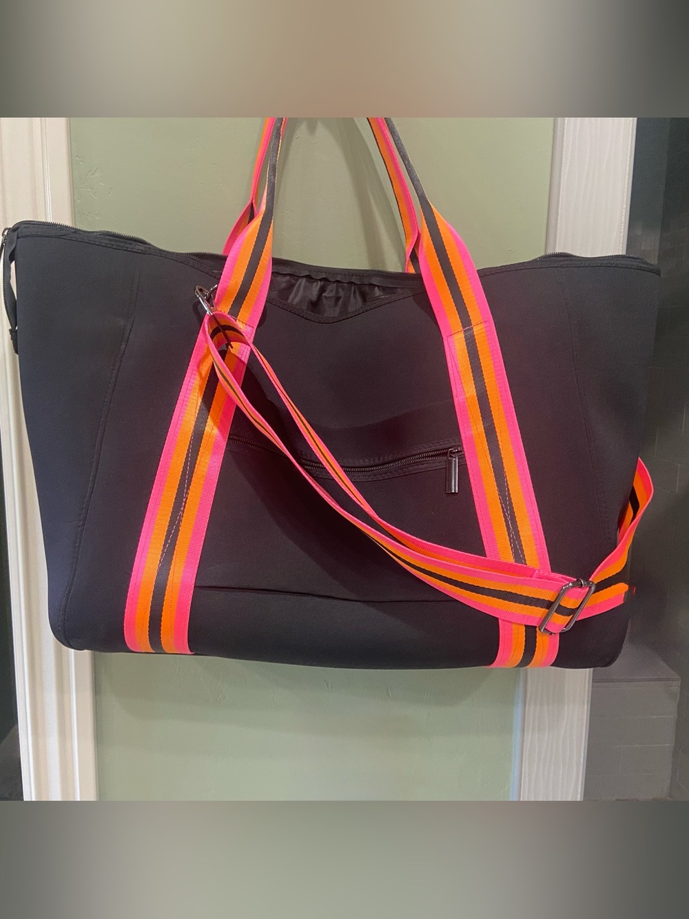 Haute Shore Morgan Weekender Bag - Picture 2 of 3